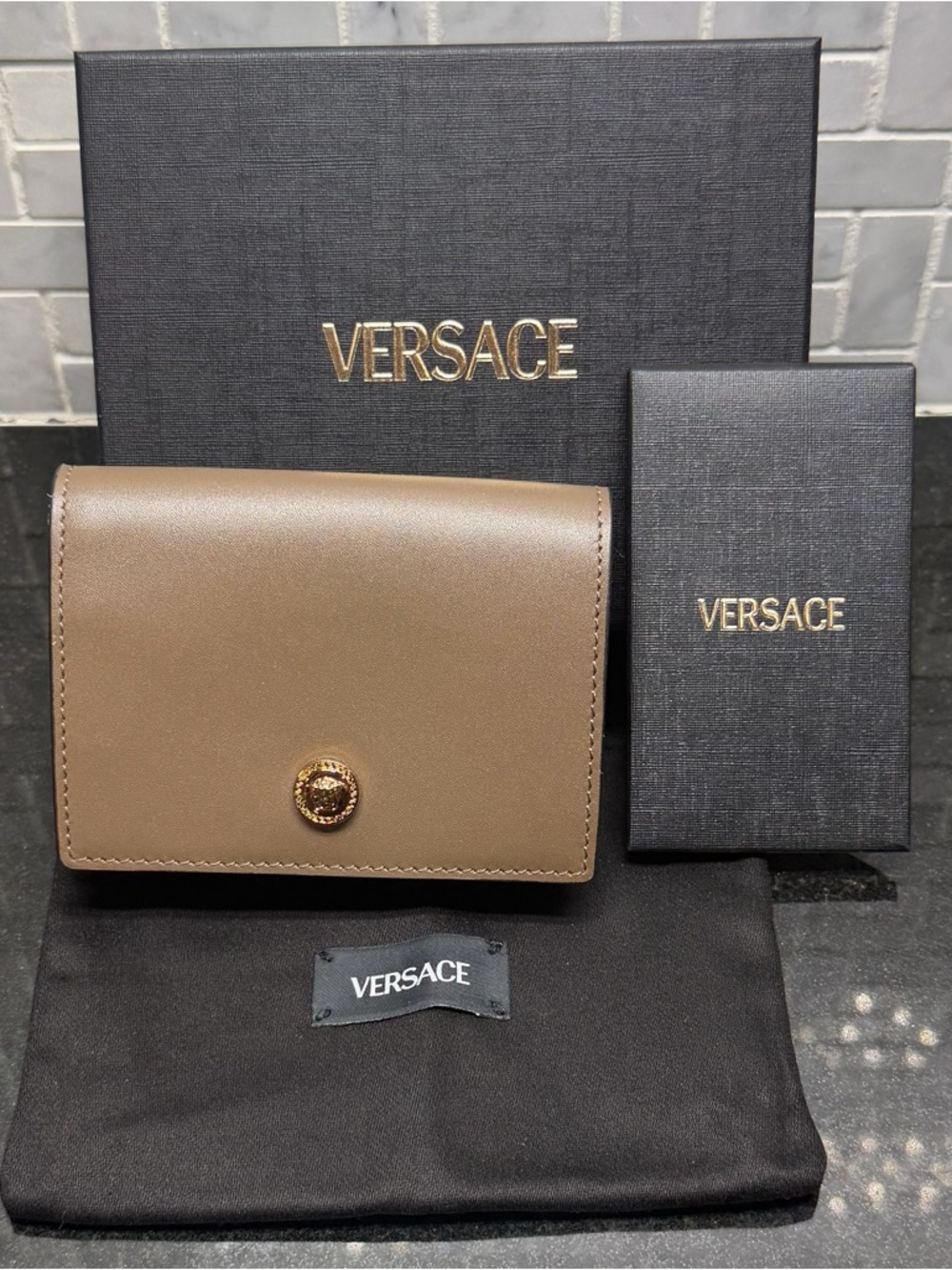 Versace Chestnut Leather Medusa Trifold Wallet Gold Logo Italy Card Holder New